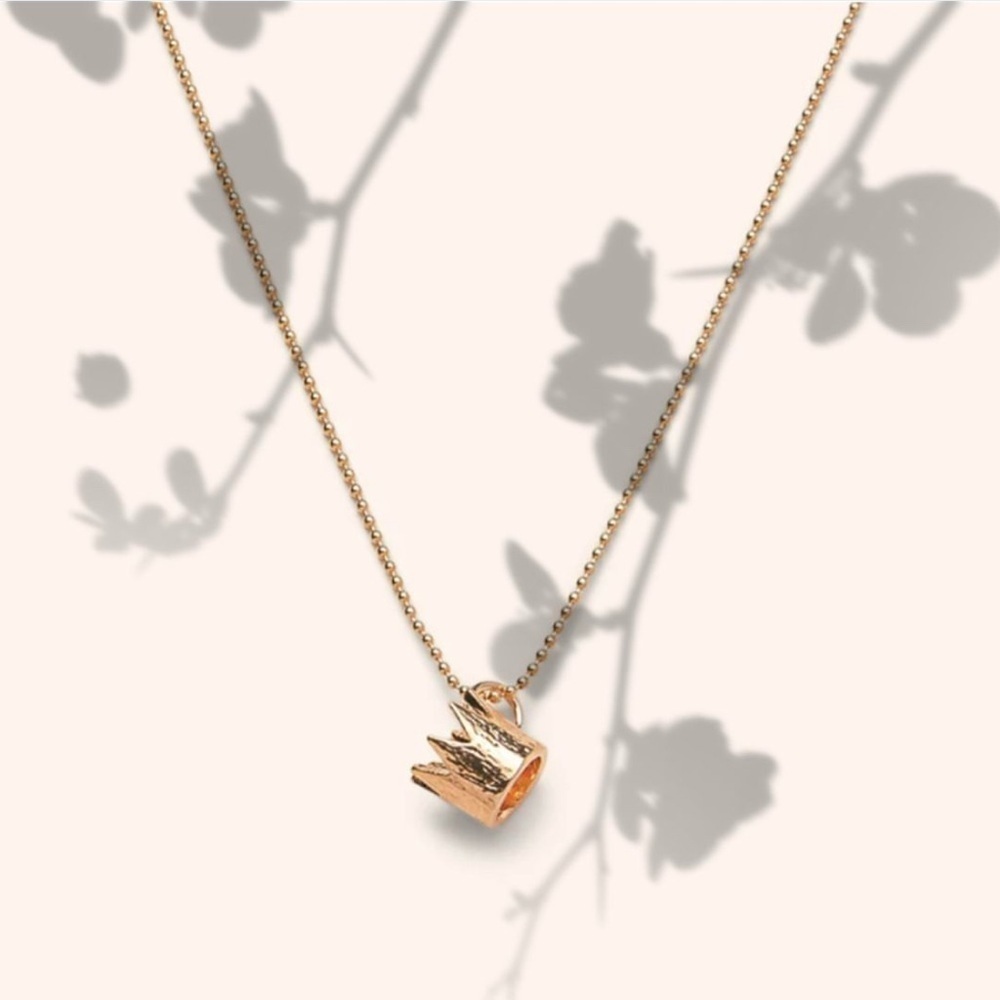 Idlewild Everyday Crown Necklace NWT NEW IN BOX Elegant Gold Pendant Necklace